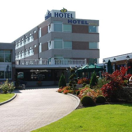 Amicitia Hotel سنيك المظهر الخارجي الصورة