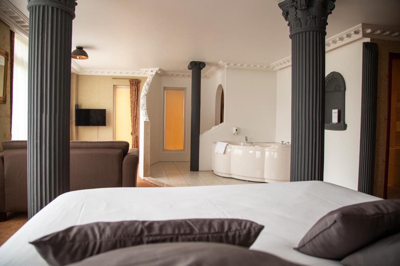 Amicitia Hotel سنيك المظهر الخارجي الصورة