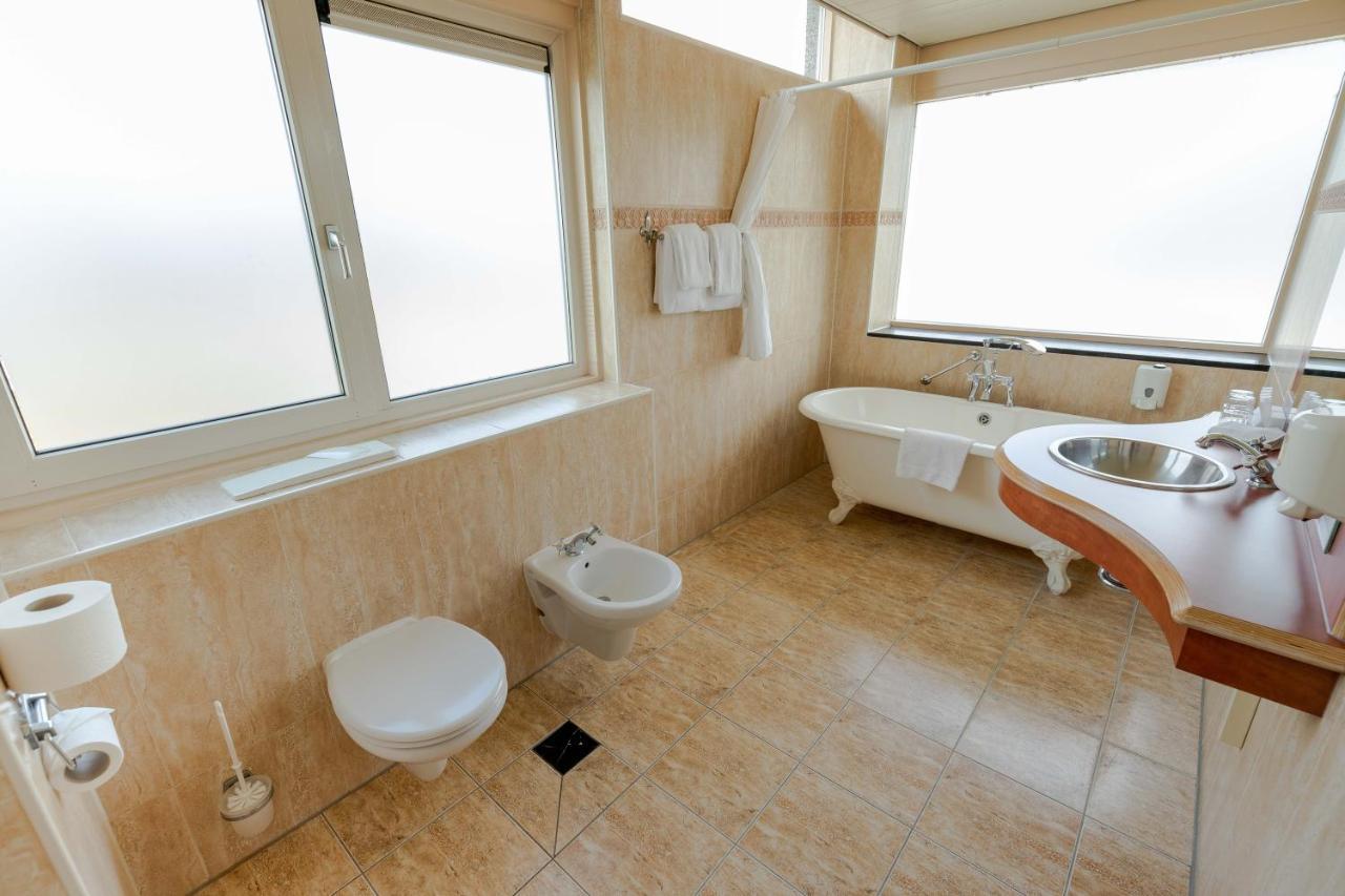 Amicitia Hotel سنيك المظهر الخارجي الصورة