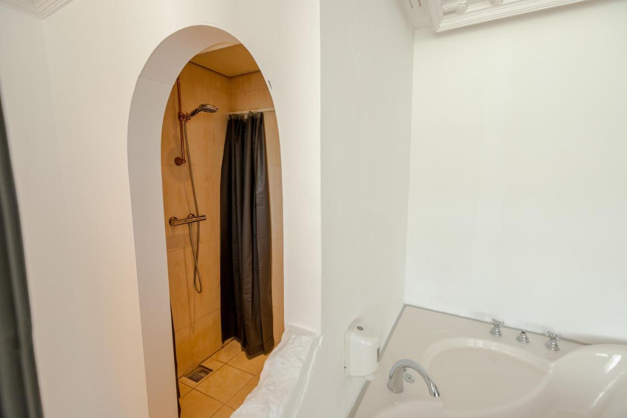 Amicitia Hotel سنيك المظهر الخارجي الصورة