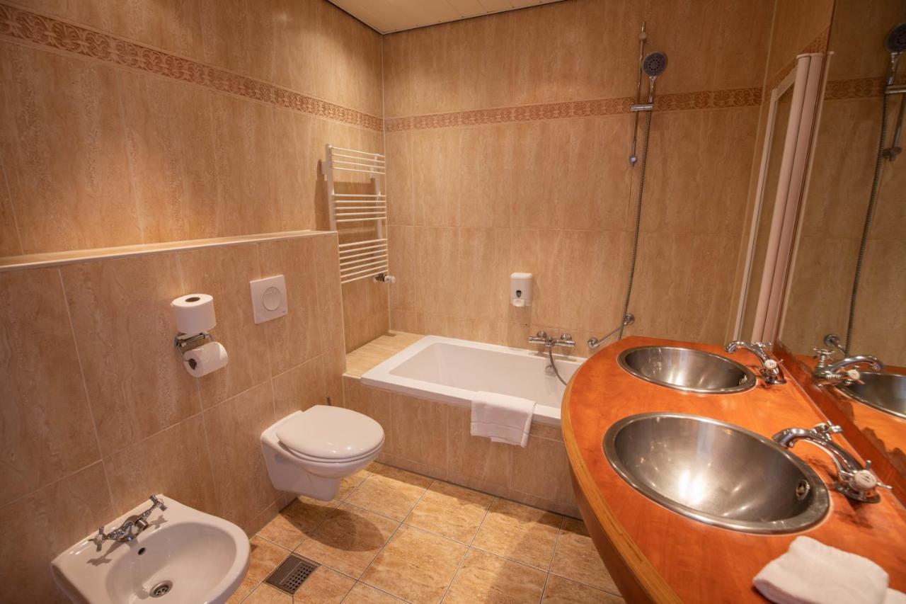Amicitia Hotel سنيك المظهر الخارجي الصورة