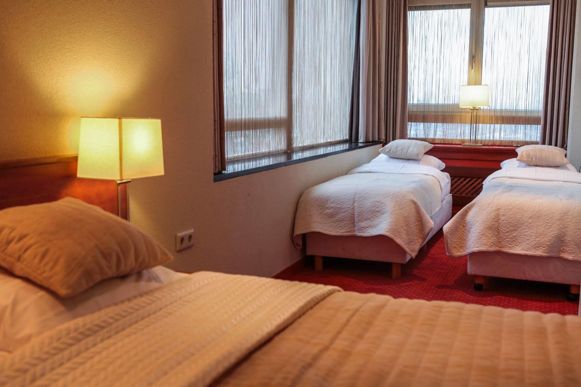 Amicitia Hotel سنيك المظهر الخارجي الصورة